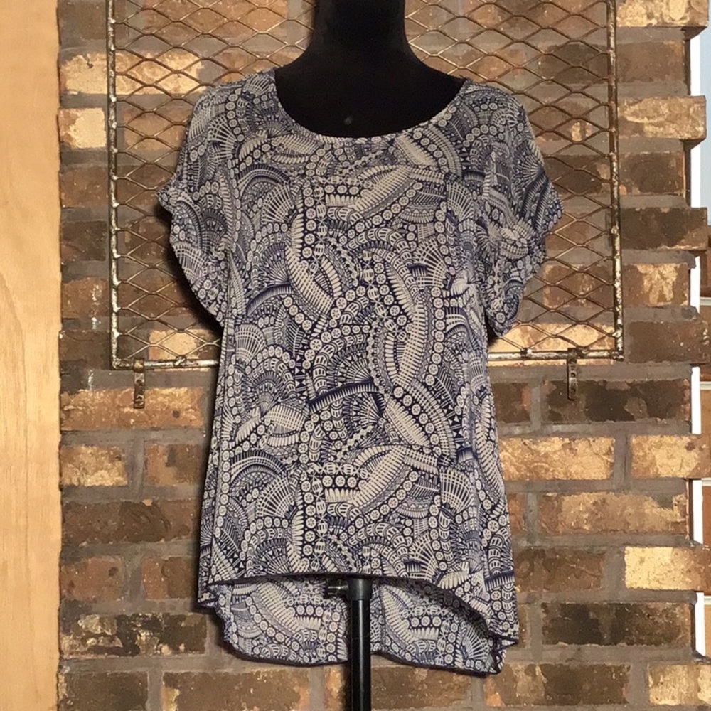 Buttons high low blouse sheer material black cream M